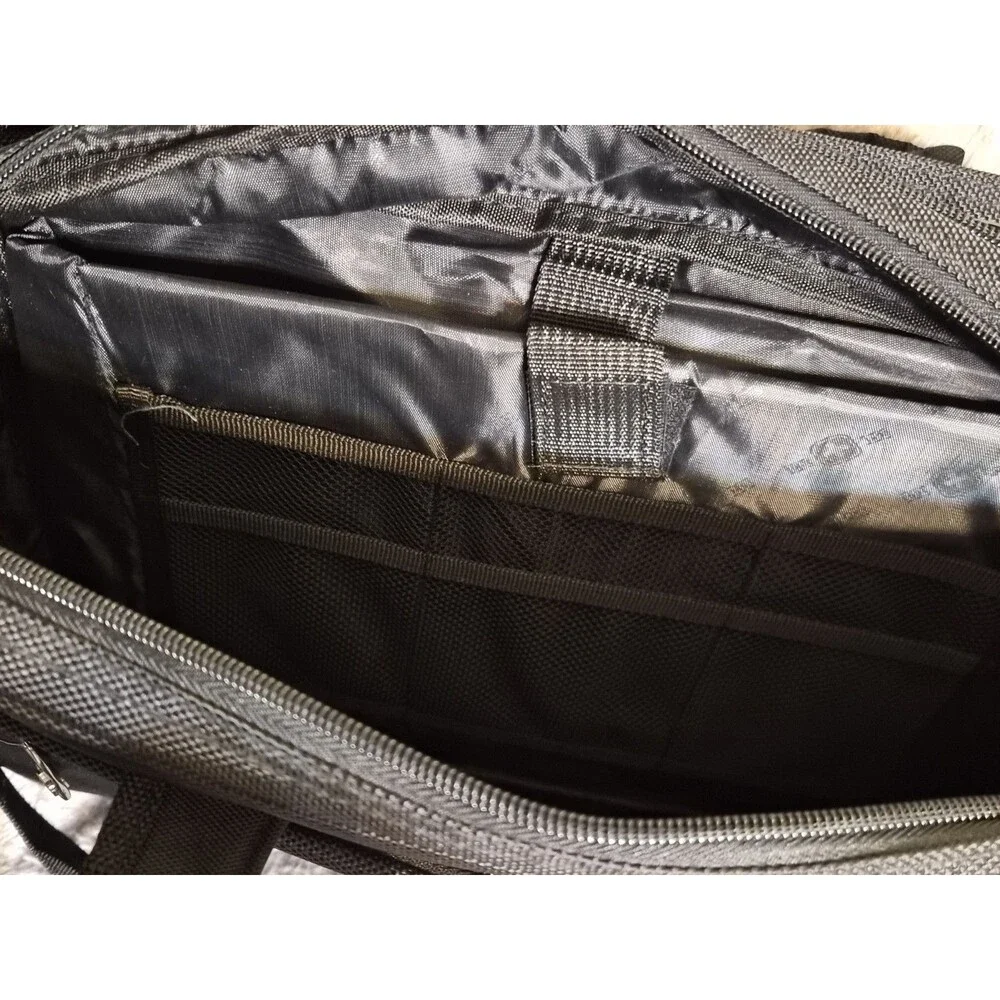 SWISSGEAR Black Nylon Shoulder Messenger Bag 15